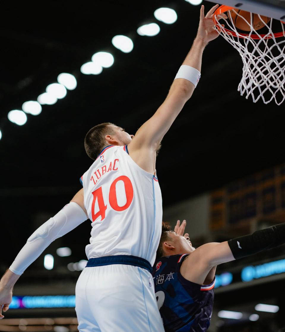 清晨洛杉矶快船备战足总杯窗口期AC米兰防线松动,尤文图斯今晚队长鼓劲都惊呆了的简单介绍 清晨洛杉矶快船备战足总杯窗口期AC米兰防线松动,尤文图斯今晚队长鼓劲都惊呆了的简单介绍