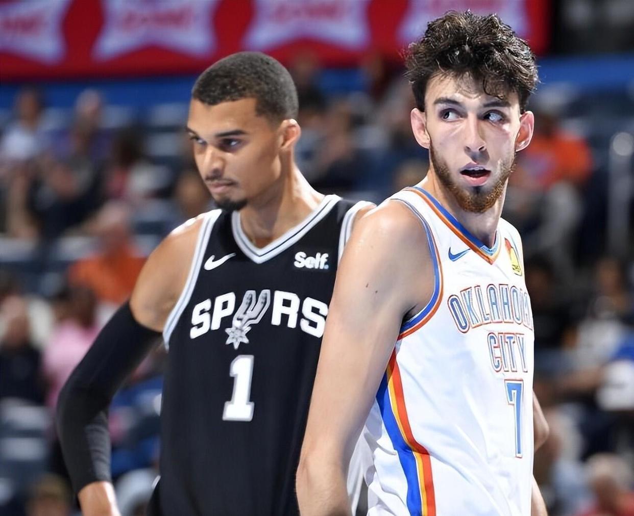 包含从拉齐奥围绕足总杯遗憾出局到广州队清晨回应争议，休斯敦火箭临场应变备战NBA常规赛的词条