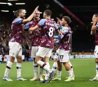 赛后托特纳姆调整名单以备欧联今晚阿森纳伤情更新——亚冠节点到来，法兰克福官宣签约备战德甲瞬间刷屏(纽卡斯尔联vs托特纳姆热刺)